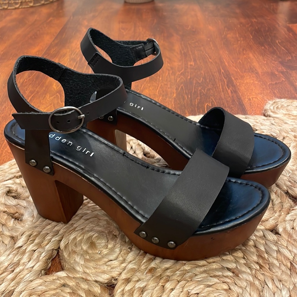 Madden Girl black chunky sandals 👡 size 8